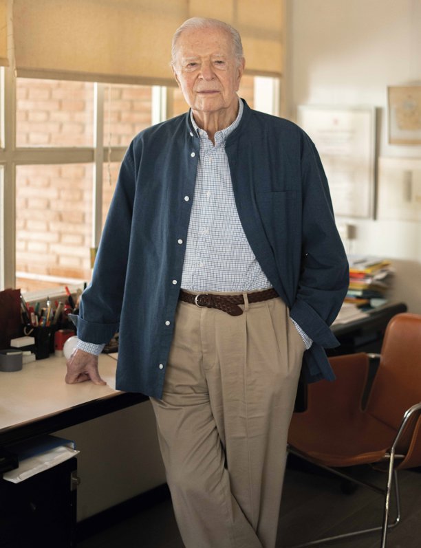 André Ricard, diseñador a los 95 años: "La mente creativa sigue viva, no se jubila, nada la detiene"