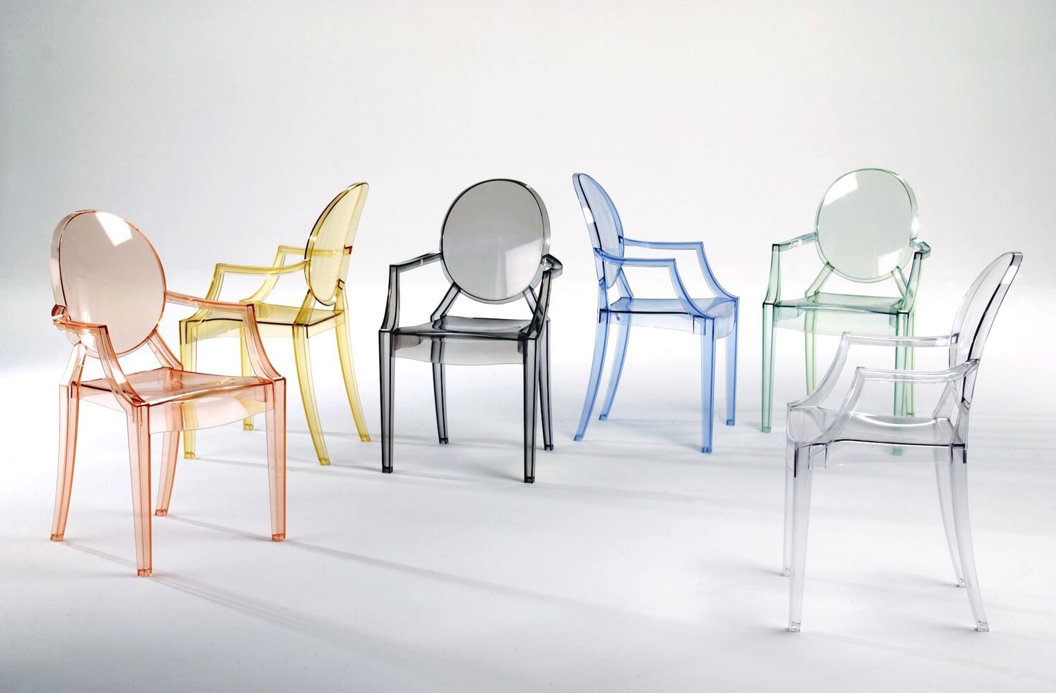 Sillas de Louis Ghost, Kartell by Starck, 2000