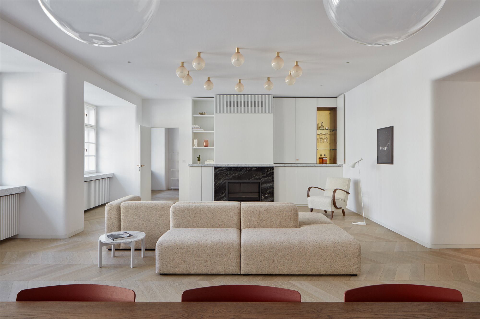 chimenea y sofa´ casa praga