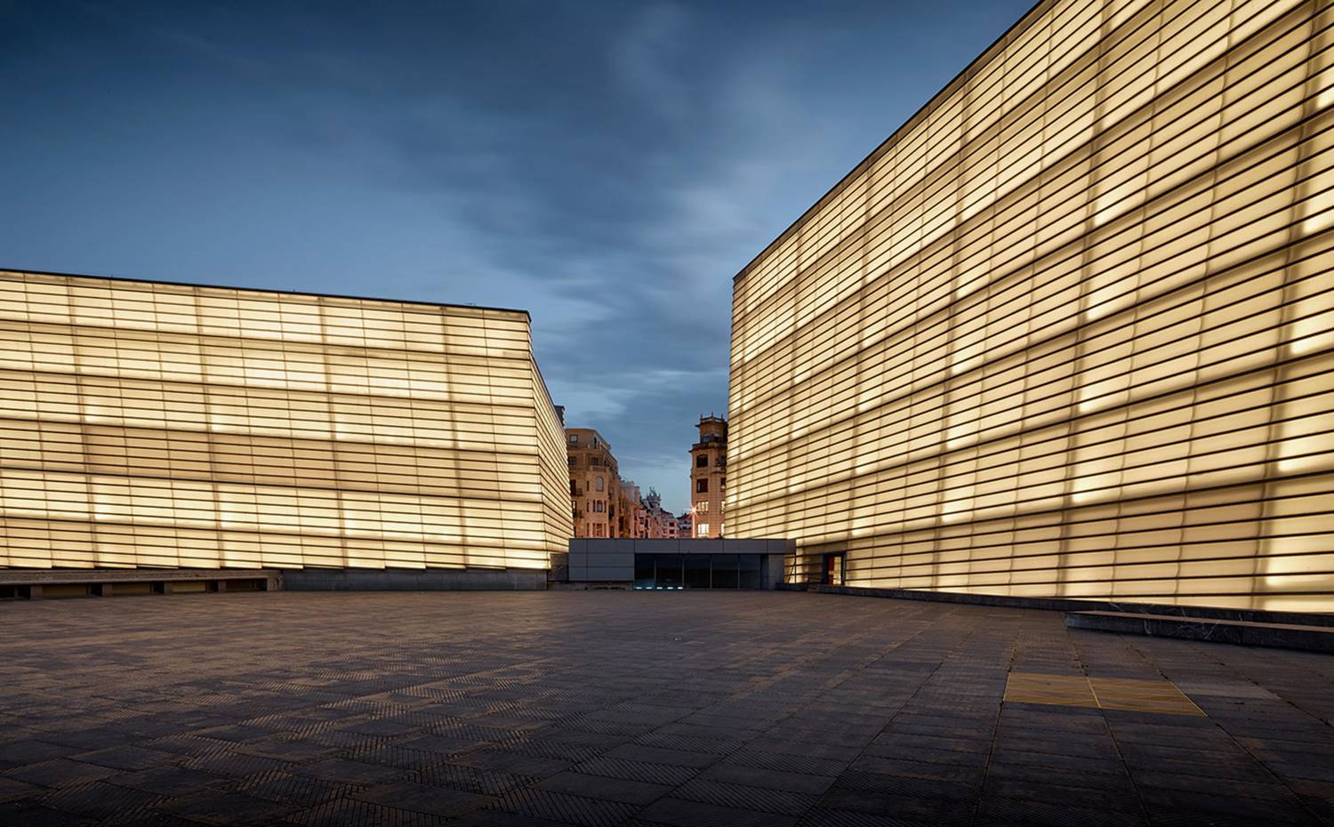 Exterior del Palacio de Congresos y Auditorio Kursaal de San Sebastián, de Rafael Moneo.