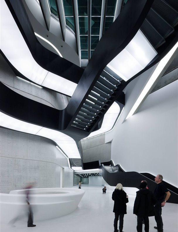 Los 20 mejores edificios y obras de Zaha Hadid en el mundo