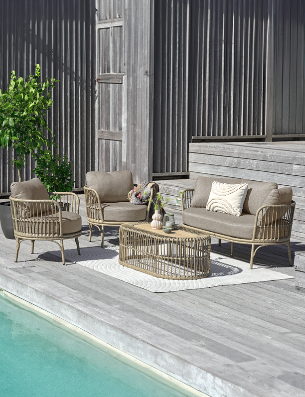 No importa cómo sea tu espacio exterior, siempre habrá un set de muebles de jardín perfecto para ti