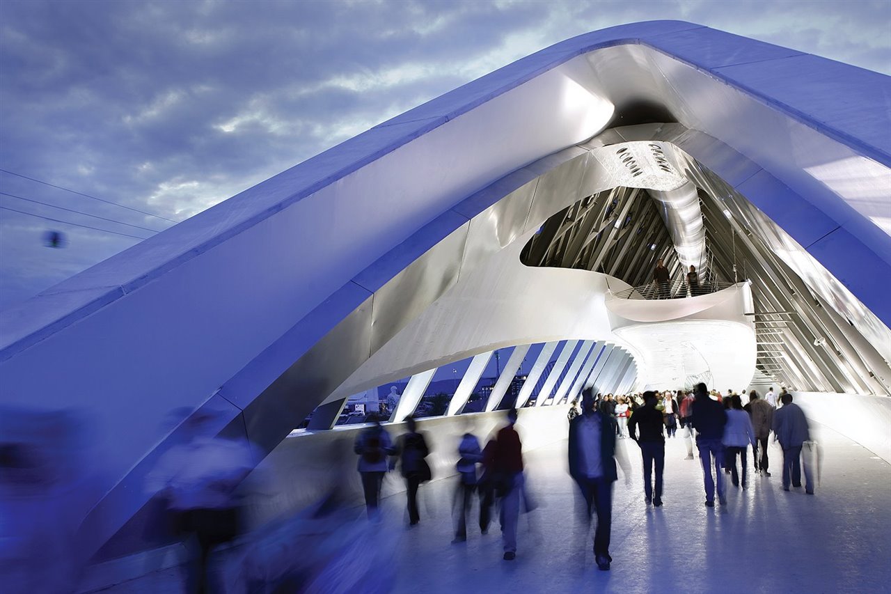 Pabellón-puente de Zaragoza, construido para la Exposición Internacional del Agua de 2008, el único proyecto de Zaha Hadid en España.