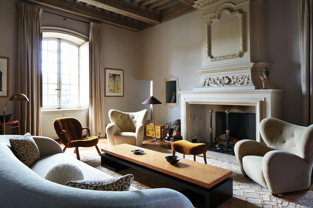 salon con decoracio´n clasica disen~ado por Pierre Yovanovitch